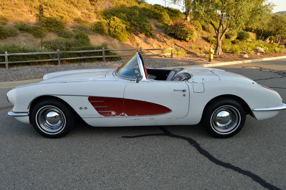Chevrolet-corvette-1959-6