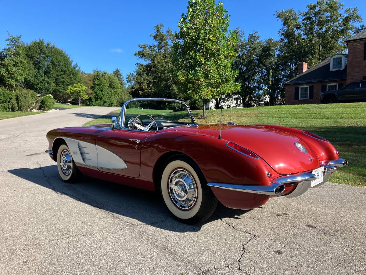 Chevrolet-corvette-1960-custom-8