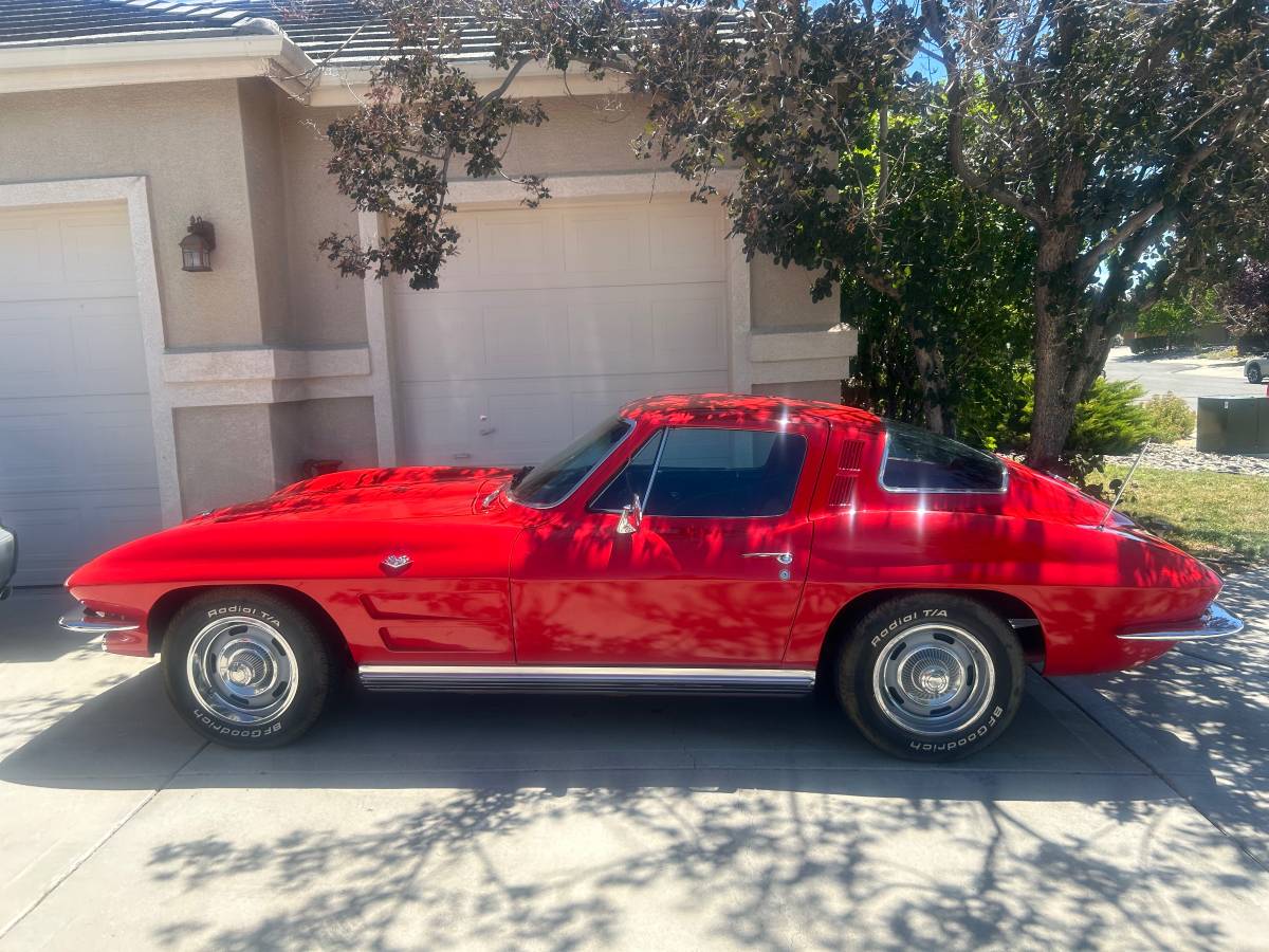 Chevrolet-corvette-1964-red