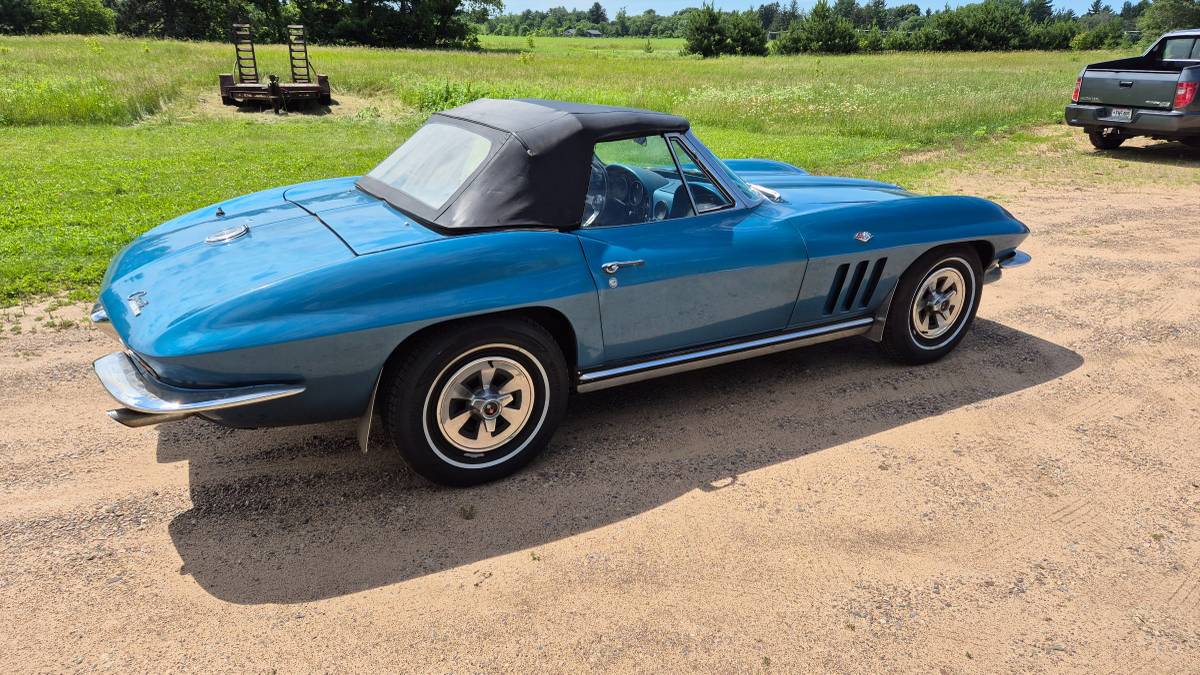 Chevrolet-corvette-1965-3