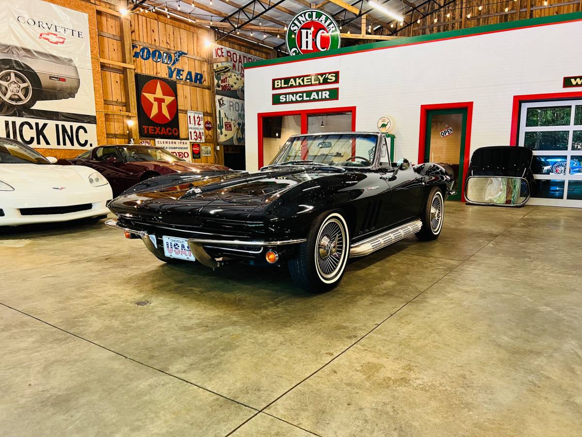 Chevrolet-corvette-1965-black-18