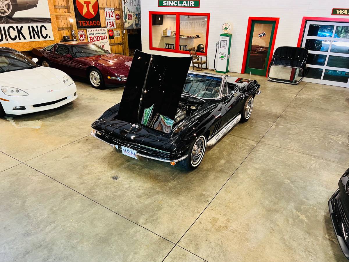 Chevrolet-corvette-1965-black-36