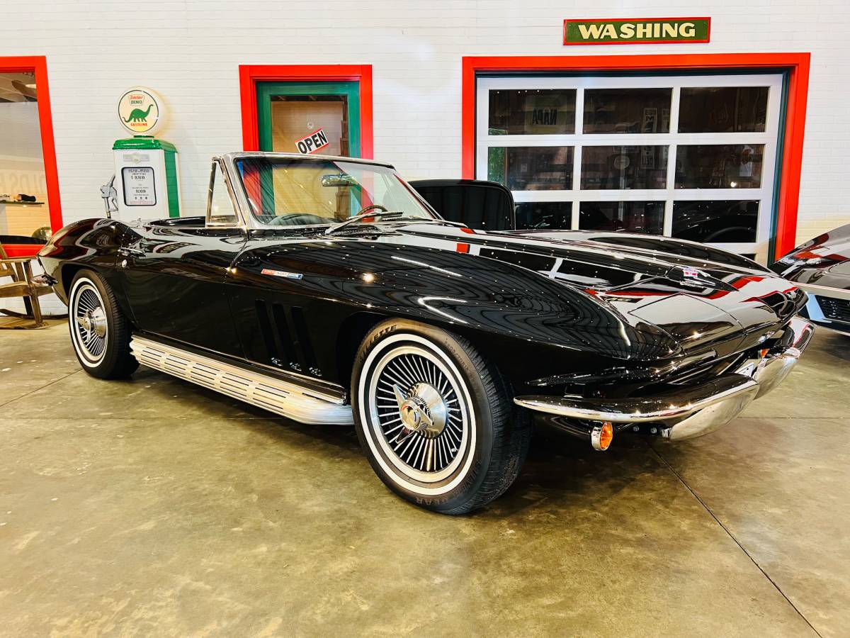 Chevrolet-corvette-1965-black-44