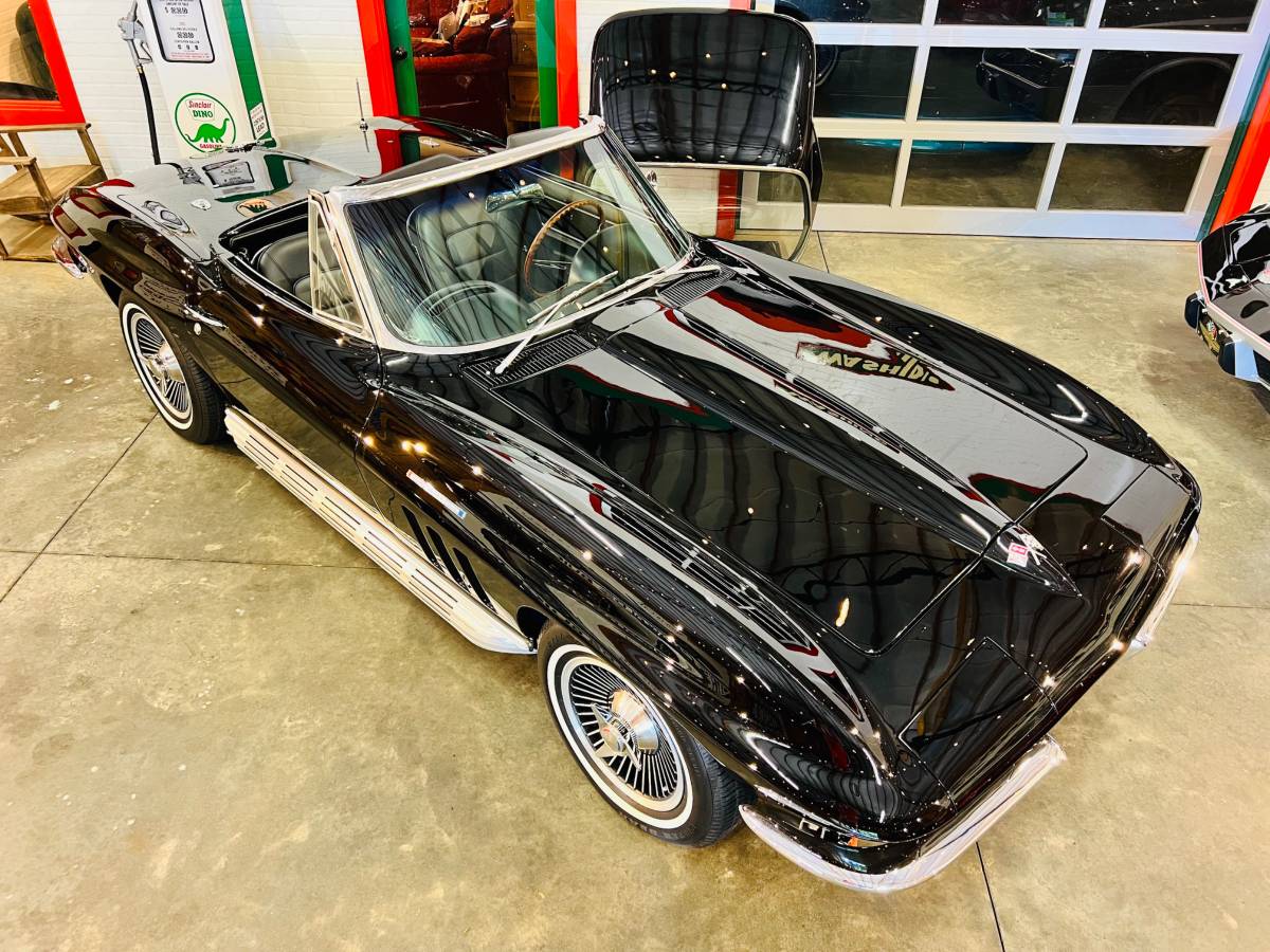 Chevrolet-corvette-1965-black-53