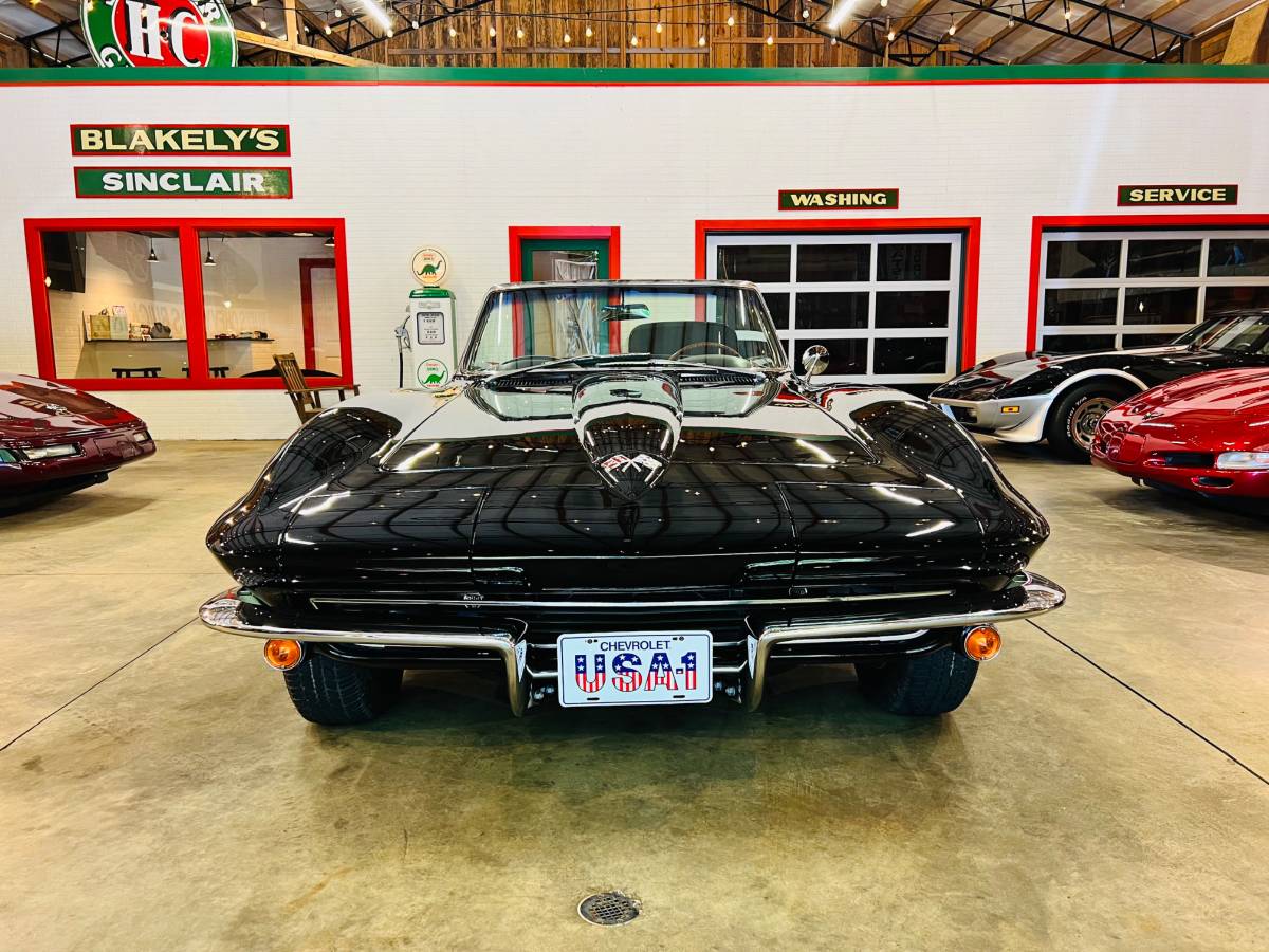 Chevrolet-corvette-1965-black-69