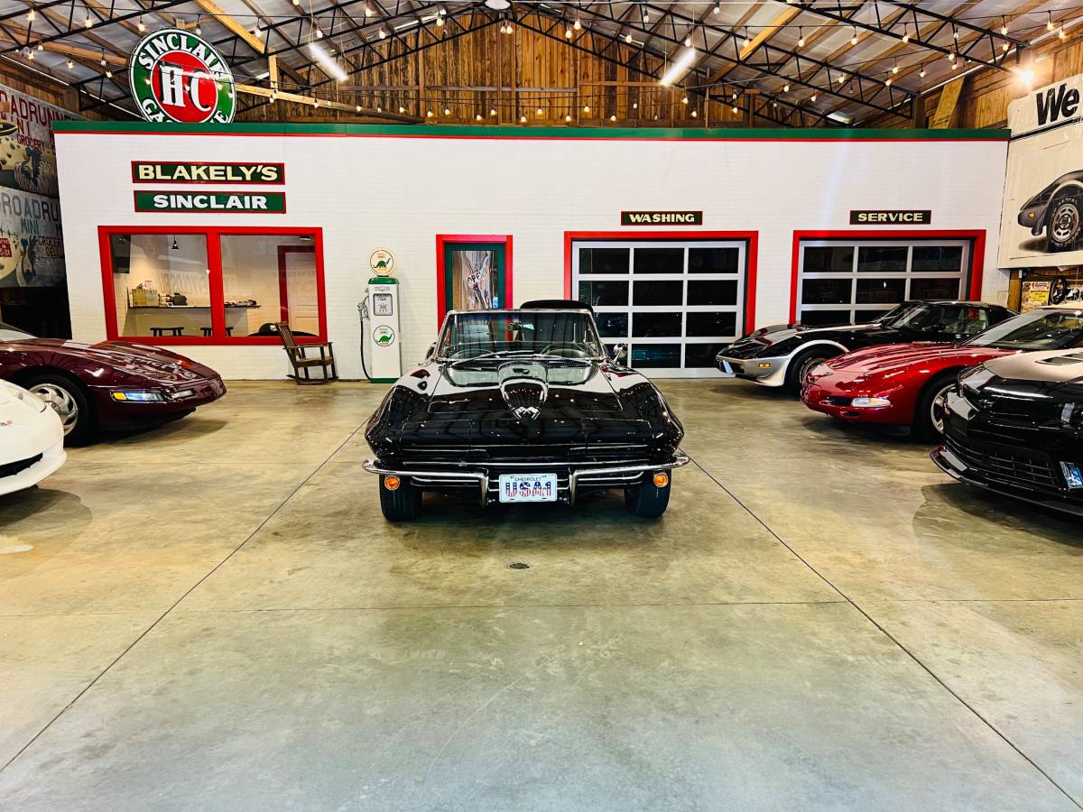 Chevrolet-corvette-1965-black-71