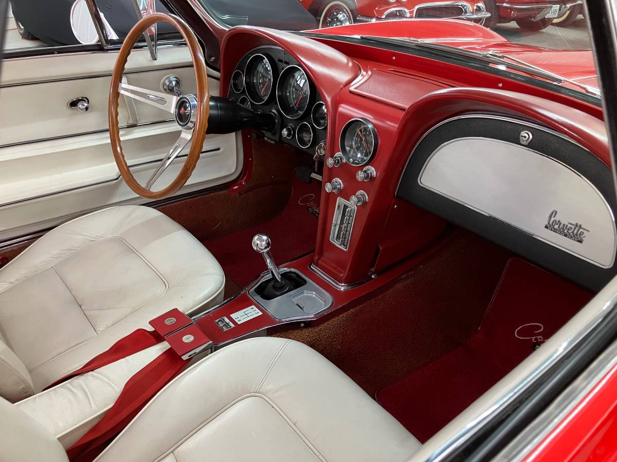 Chevrolet-corvette-1965-red-10