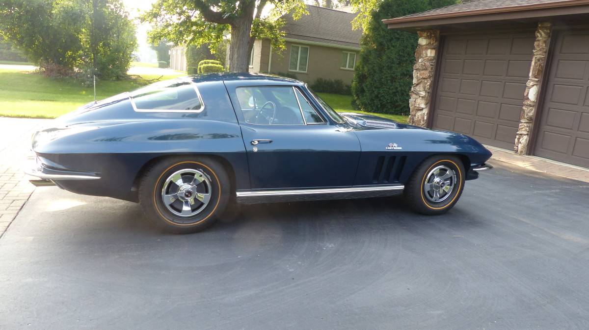 Chevrolet-corvette-1966-blue-13