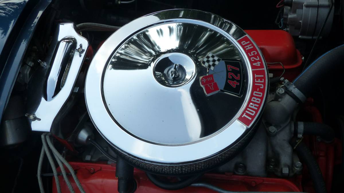 Chevrolet-corvette-1966-blue-14