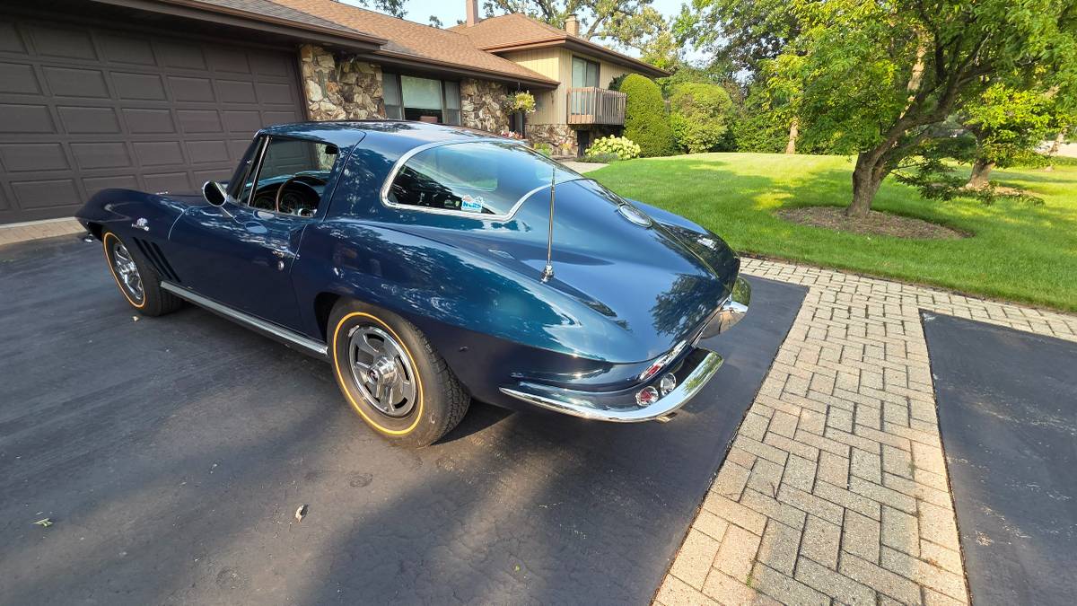 Chevrolet-corvette-1966-blue-2