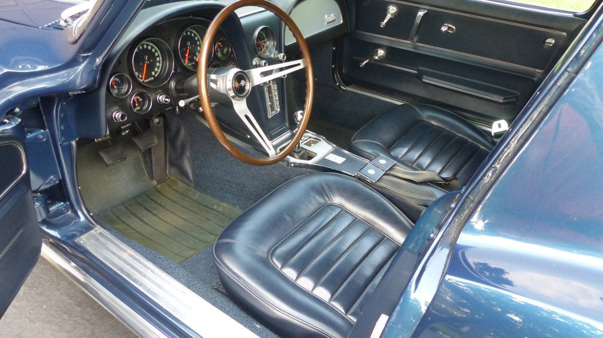Chevrolet-corvette-1966-blue-5