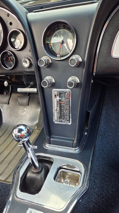 Chevrolet-corvette-1966-blue-7