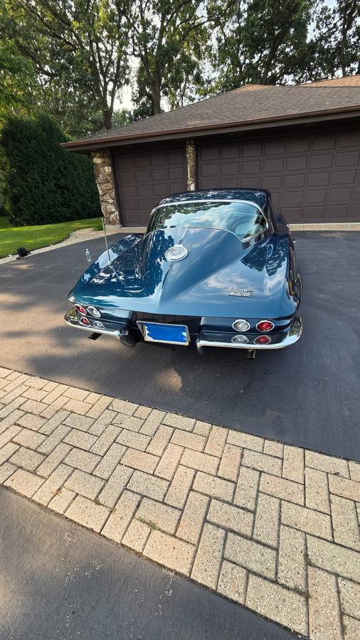 Chevrolet-corvette-1966-blue-9