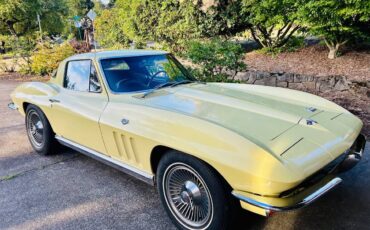 Chevrolet-corvette-1966-yellow-1