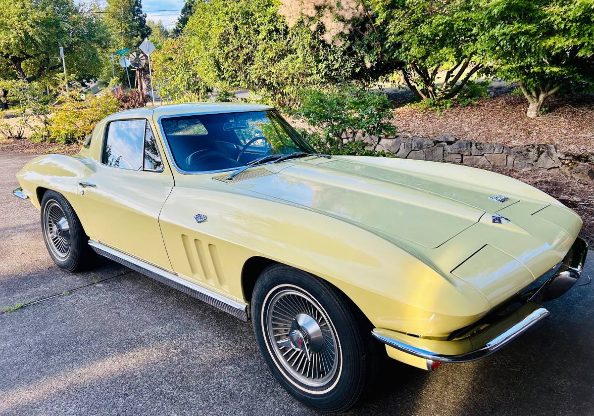 Chevrolet-corvette-1966-yellow-1
