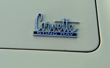 Chevrolet-corvette-1966-yellow-11
