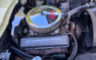 Chevrolet-corvette-1966-yellow-14