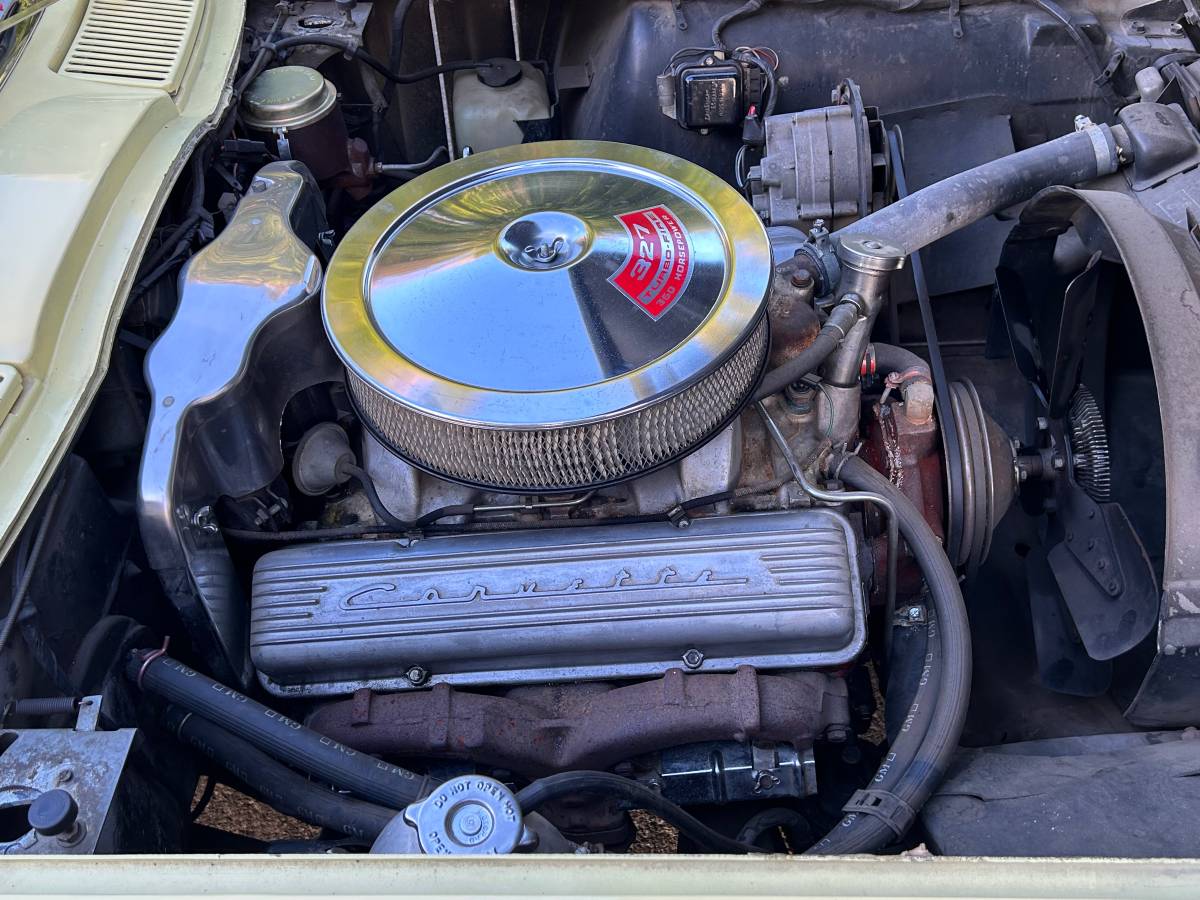 Chevrolet-corvette-1966-yellow-14