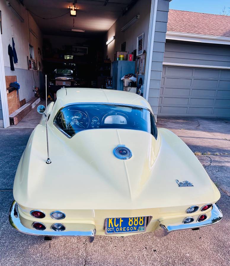 Chevrolet-corvette-1966-yellow-3
