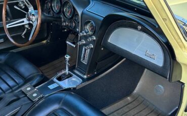 Chevrolet-corvette-1966-yellow-7