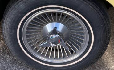 Chevrolet-corvette-1966-yellow-9