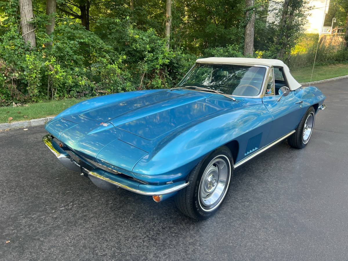 Chevrolet-corvette-1967-blue-11