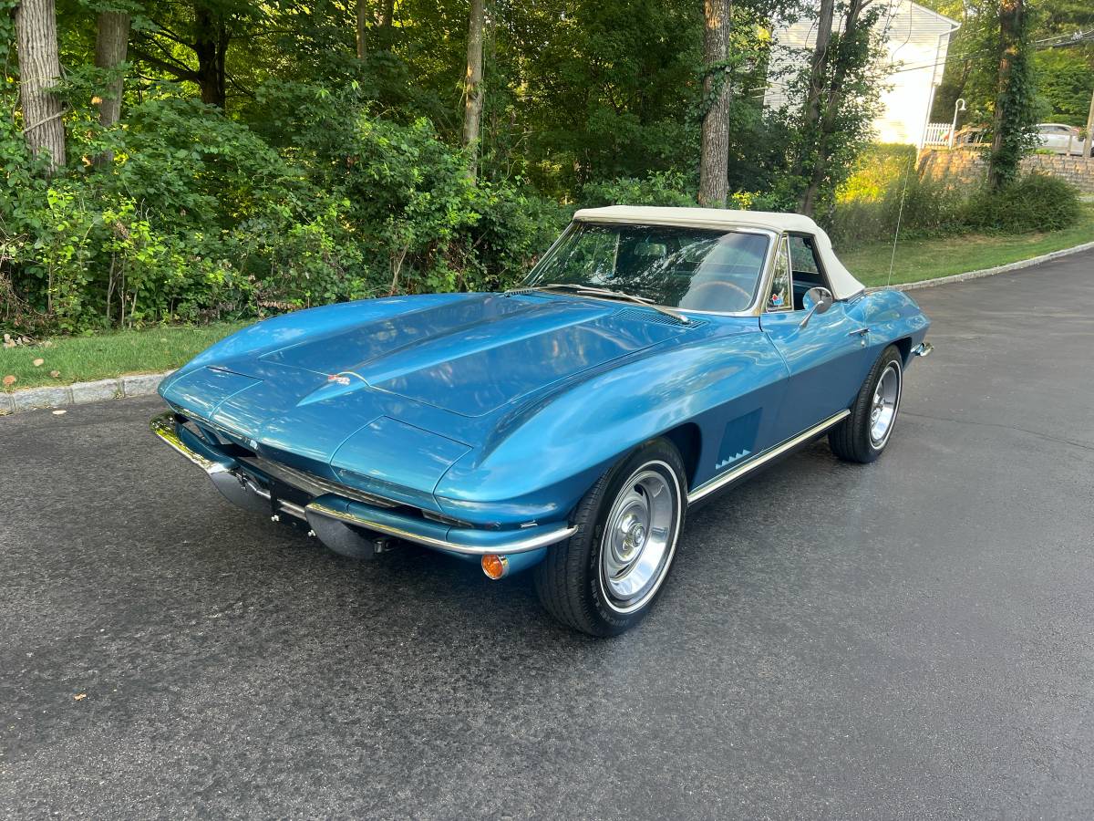 Chevrolet-corvette-1967-blue-14