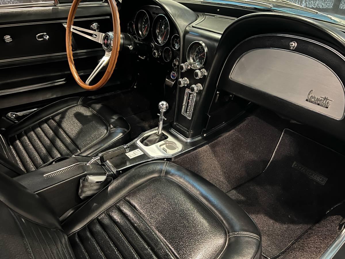 Chevrolet-corvette-1967-blue-4