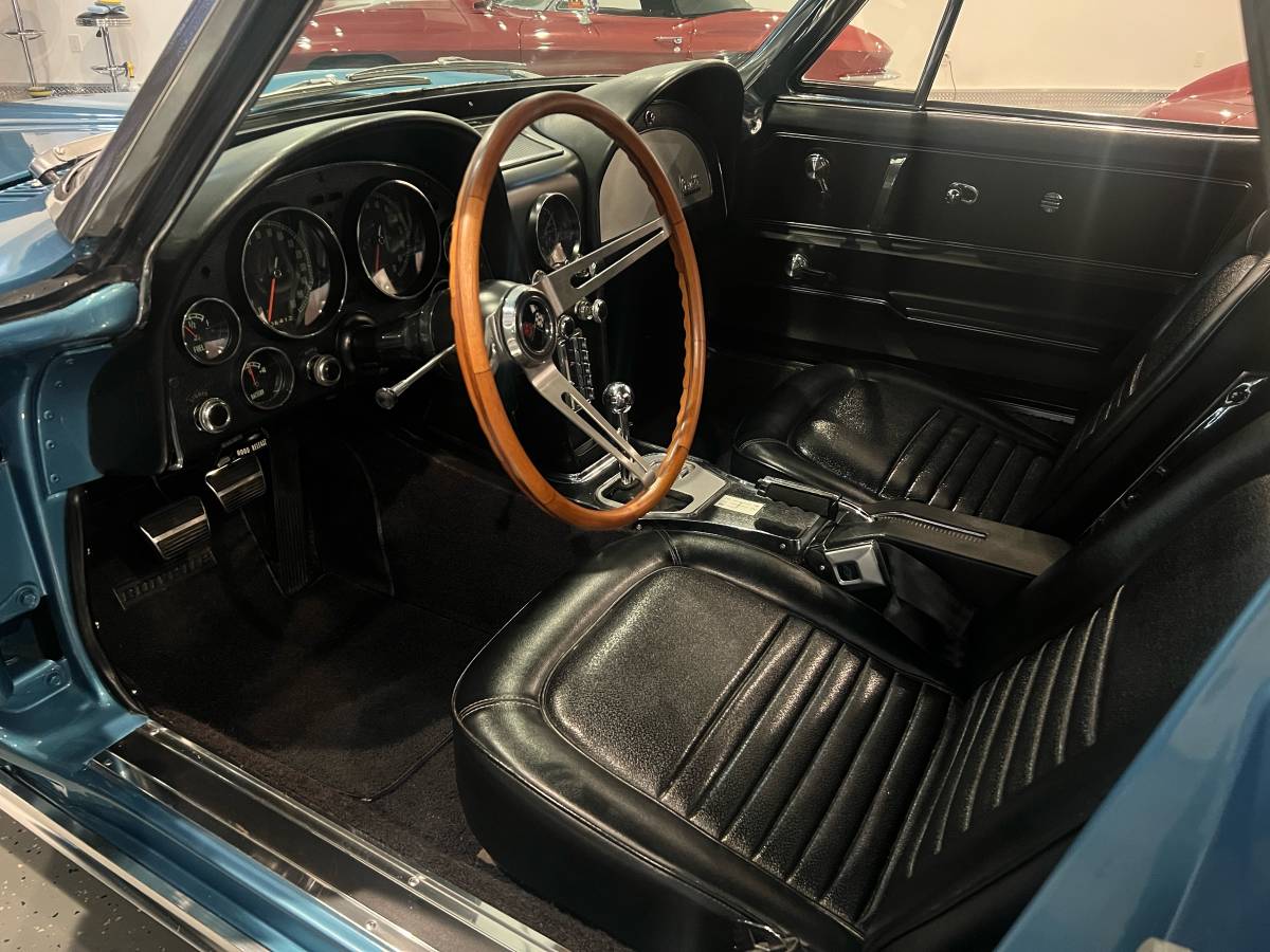 Chevrolet-corvette-1967-blue-7