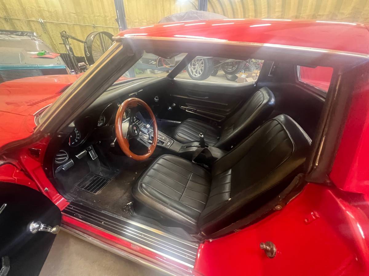 Chevrolet-corvette-1968-red-3