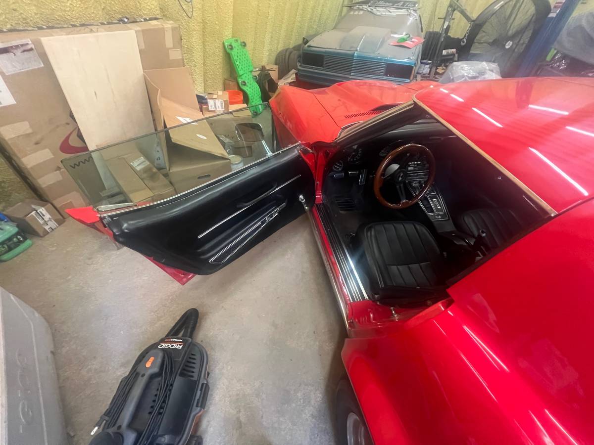 Chevrolet-corvette-1968-red-5