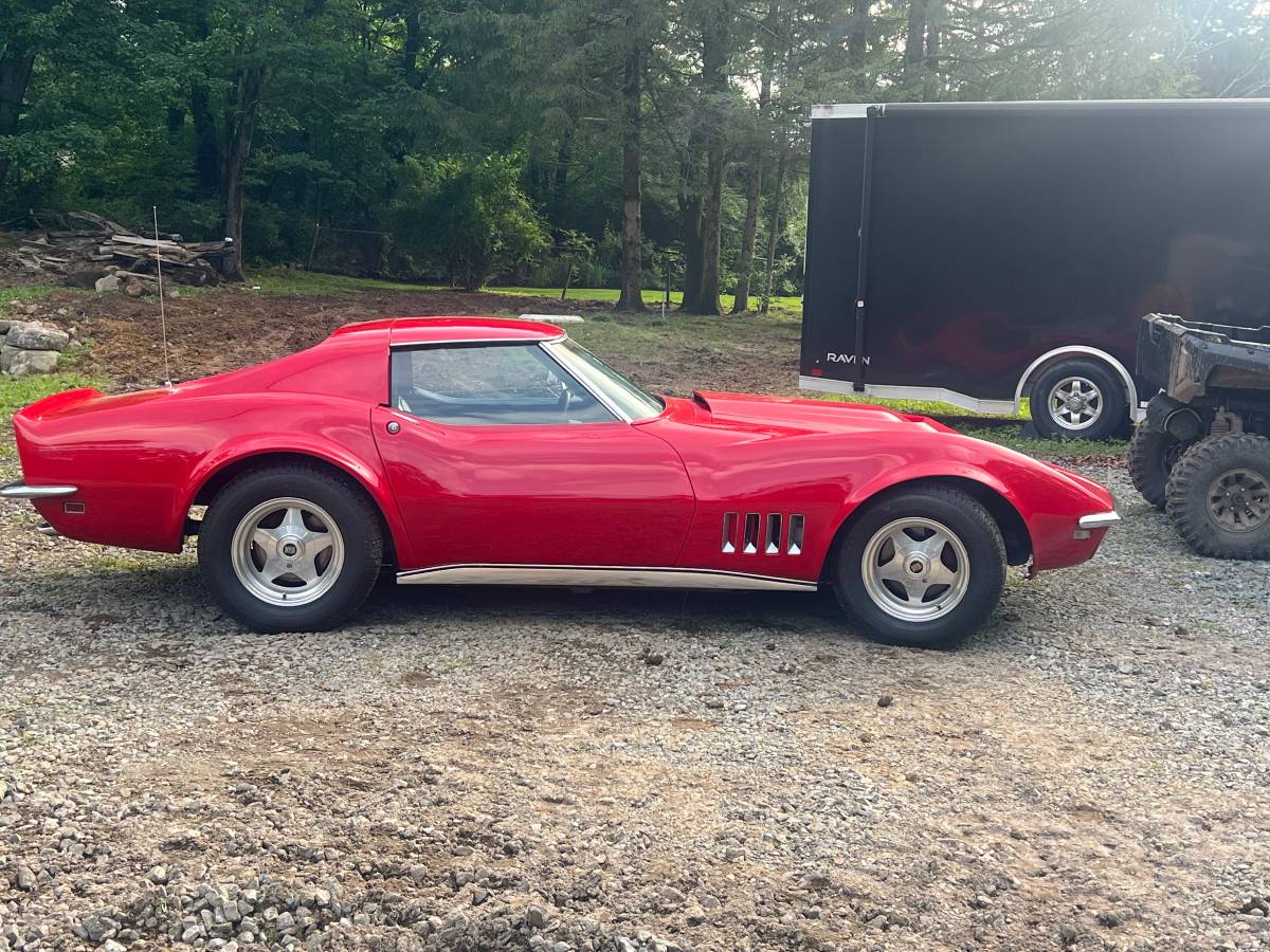 Chevrolet-corvette-1968-red