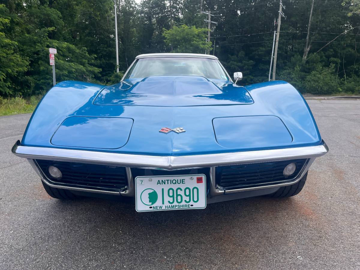 Chevrolet-corvette-1969-blue-10
