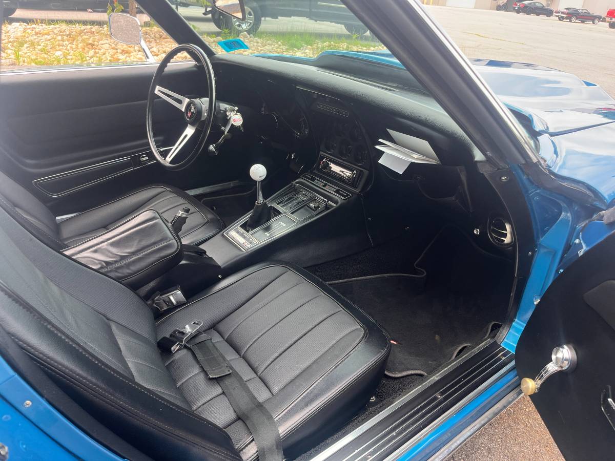 Chevrolet-corvette-1969-blue-4