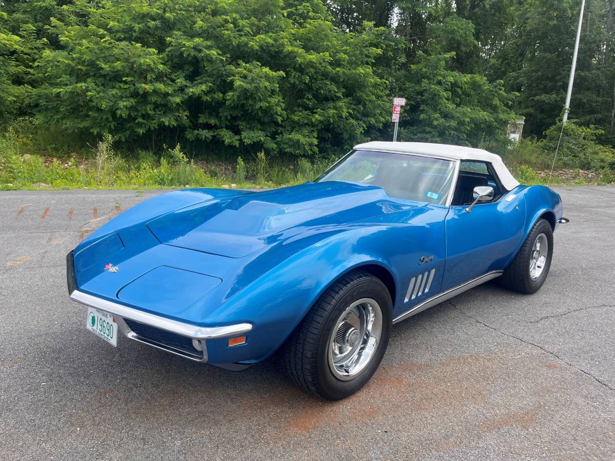 Chevrolet-corvette-1969-blue-9