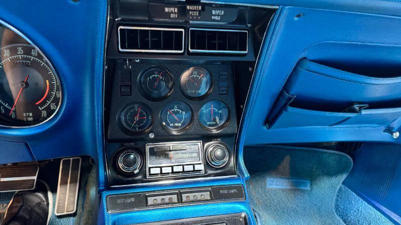 Chevrolet-corvette-1970-blue-3