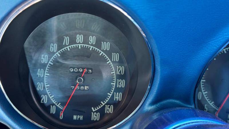 Chevrolet-corvette-1970-blue-4