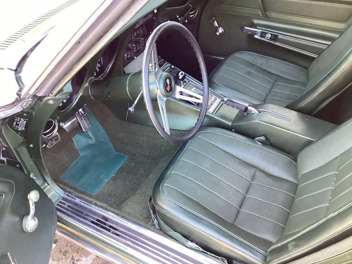 Chevrolet-corvette-1970-green-4