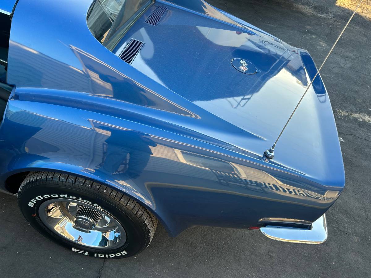 Chevrolet-corvette-1971-10