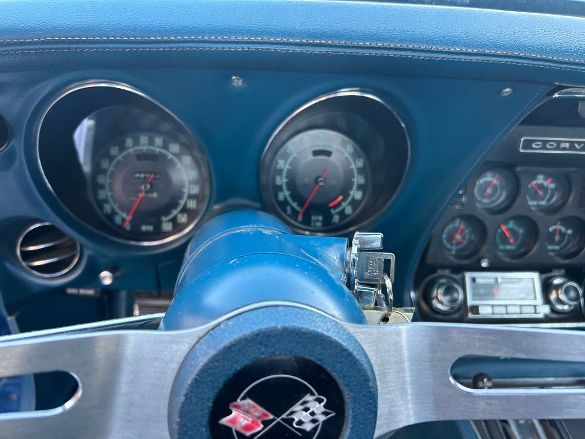 Chevrolet-corvette-1971-15