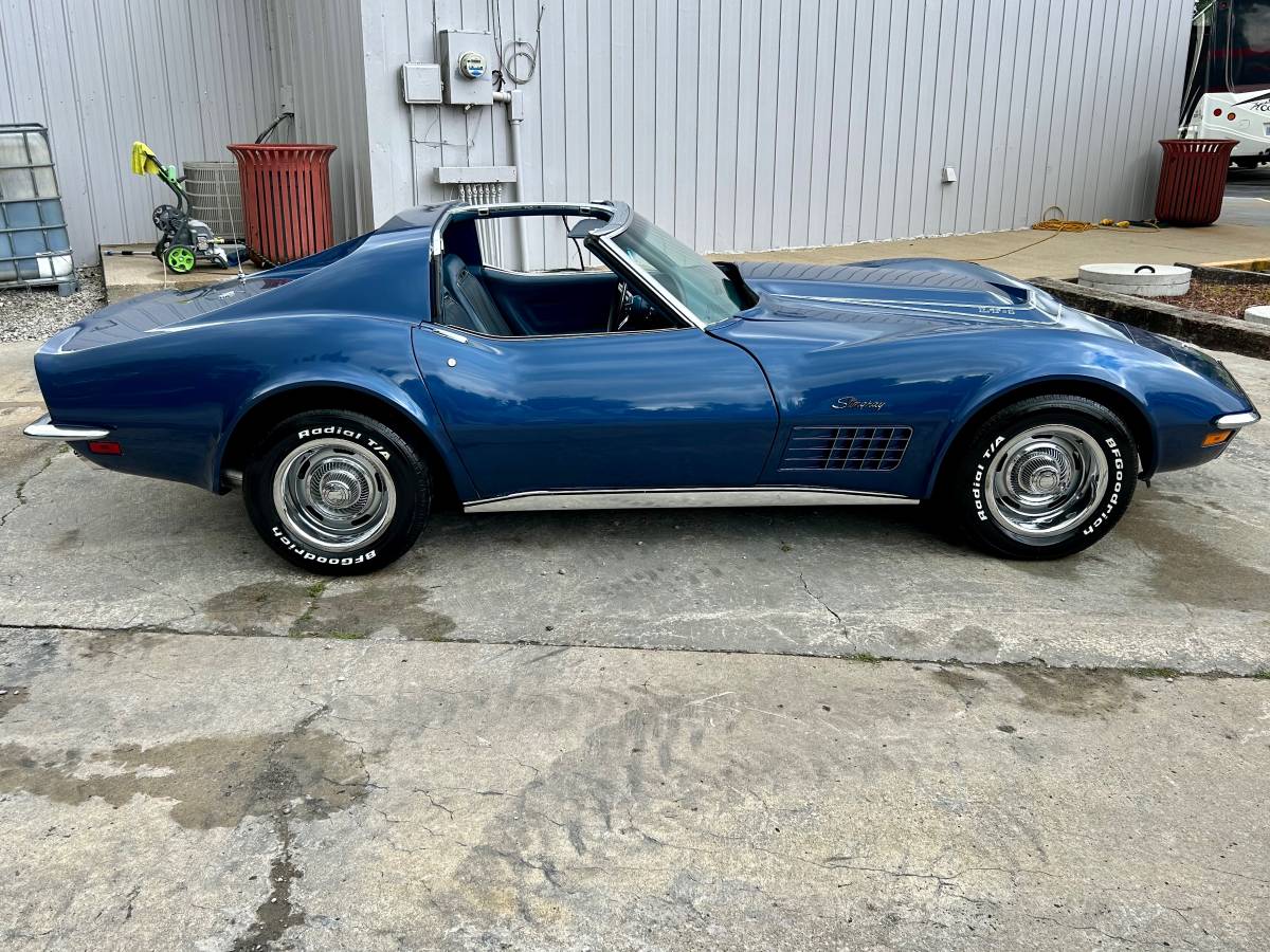 Chevrolet-corvette-1971-21