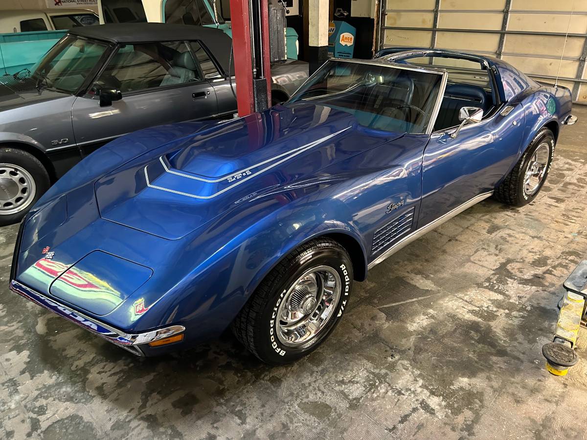 Chevrolet-corvette-1971-4