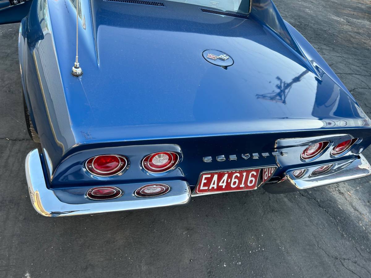Chevrolet-corvette-1971-9