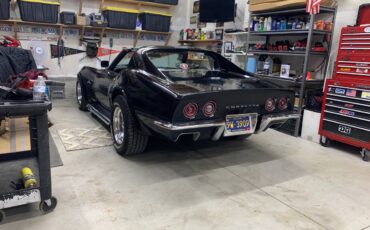 Chevrolet-corvette-1971-black-4