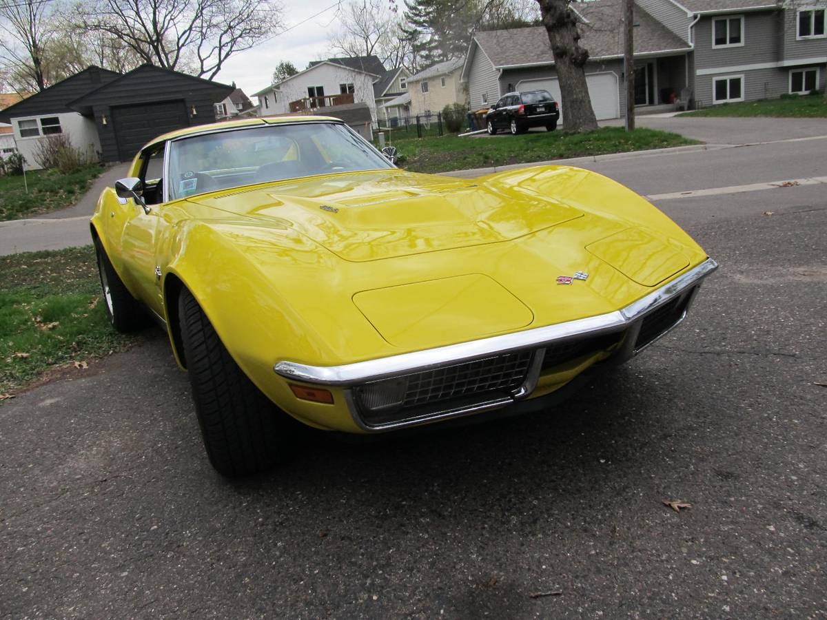 Chevrolet-corvette-1971-yellow-11