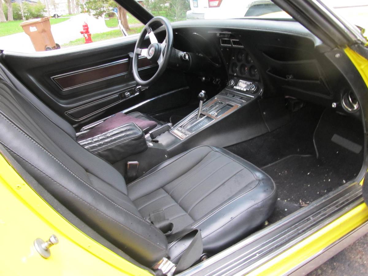 Chevrolet-corvette-1971-yellow-12