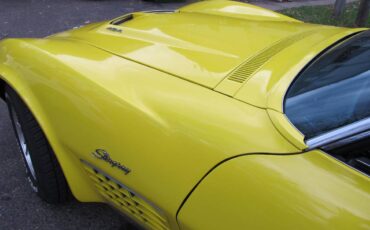 Chevrolet-corvette-1971-yellow-20