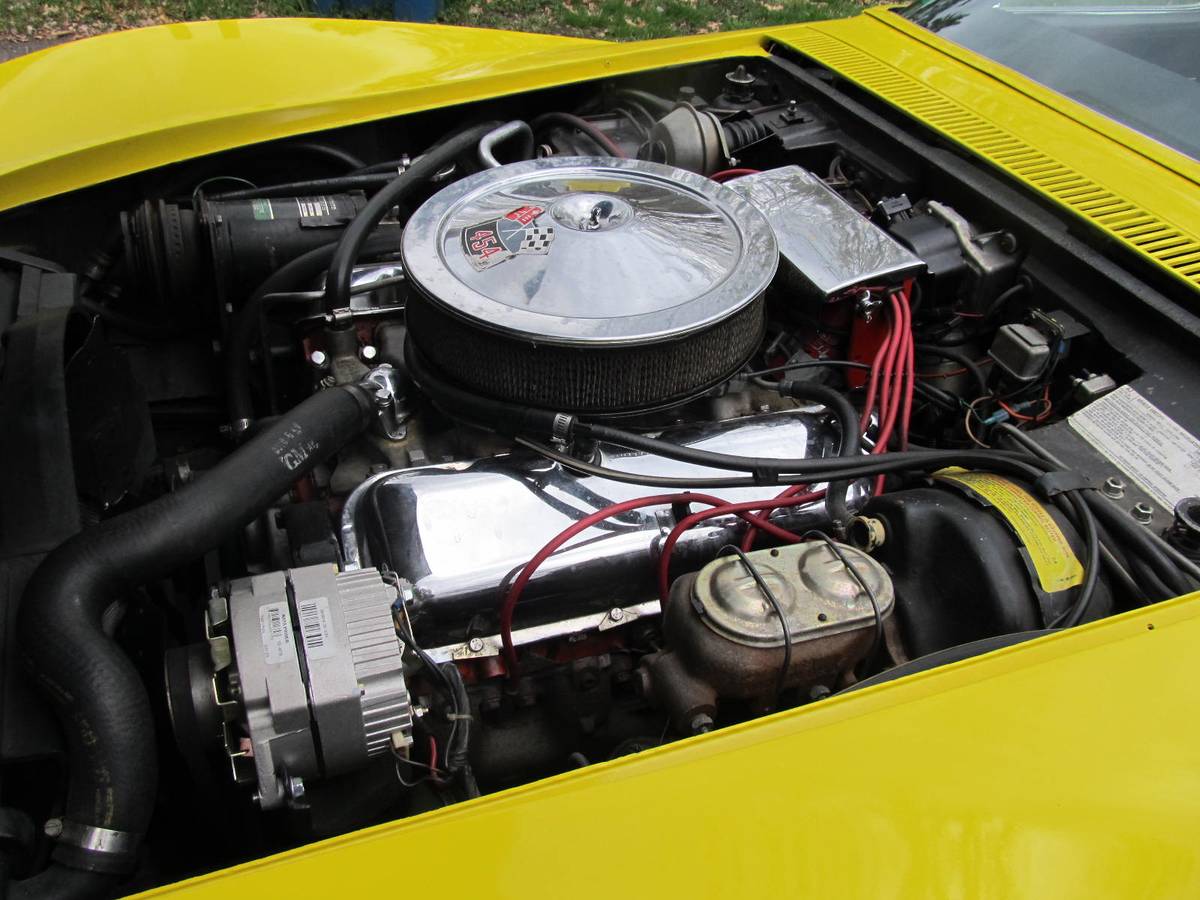 Chevrolet-corvette-1971-yellow-22