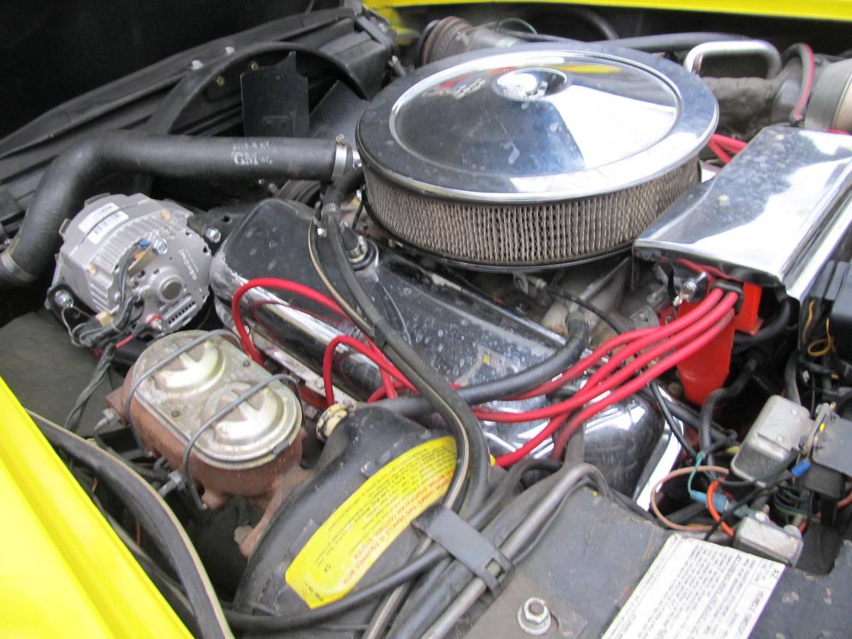 Chevrolet-corvette-1971-yellow-23