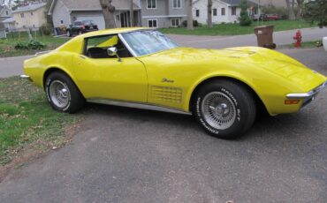 Chevrolet-corvette-1971-yellow-9
